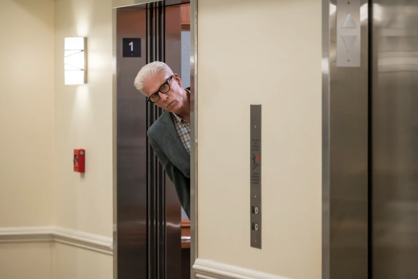 “A Man on the Inside” 2024: uma dupla jornada secreta de humor e cordialidade