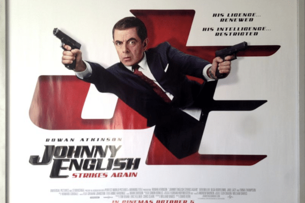 “Johnny English Strikes Again”: O retorno do espião absurdo
