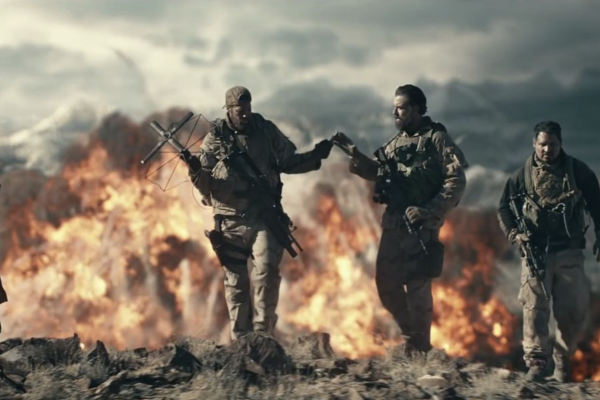 Crítica do filme 12 Strong: Um épico de guerra de heroísmo e destemor